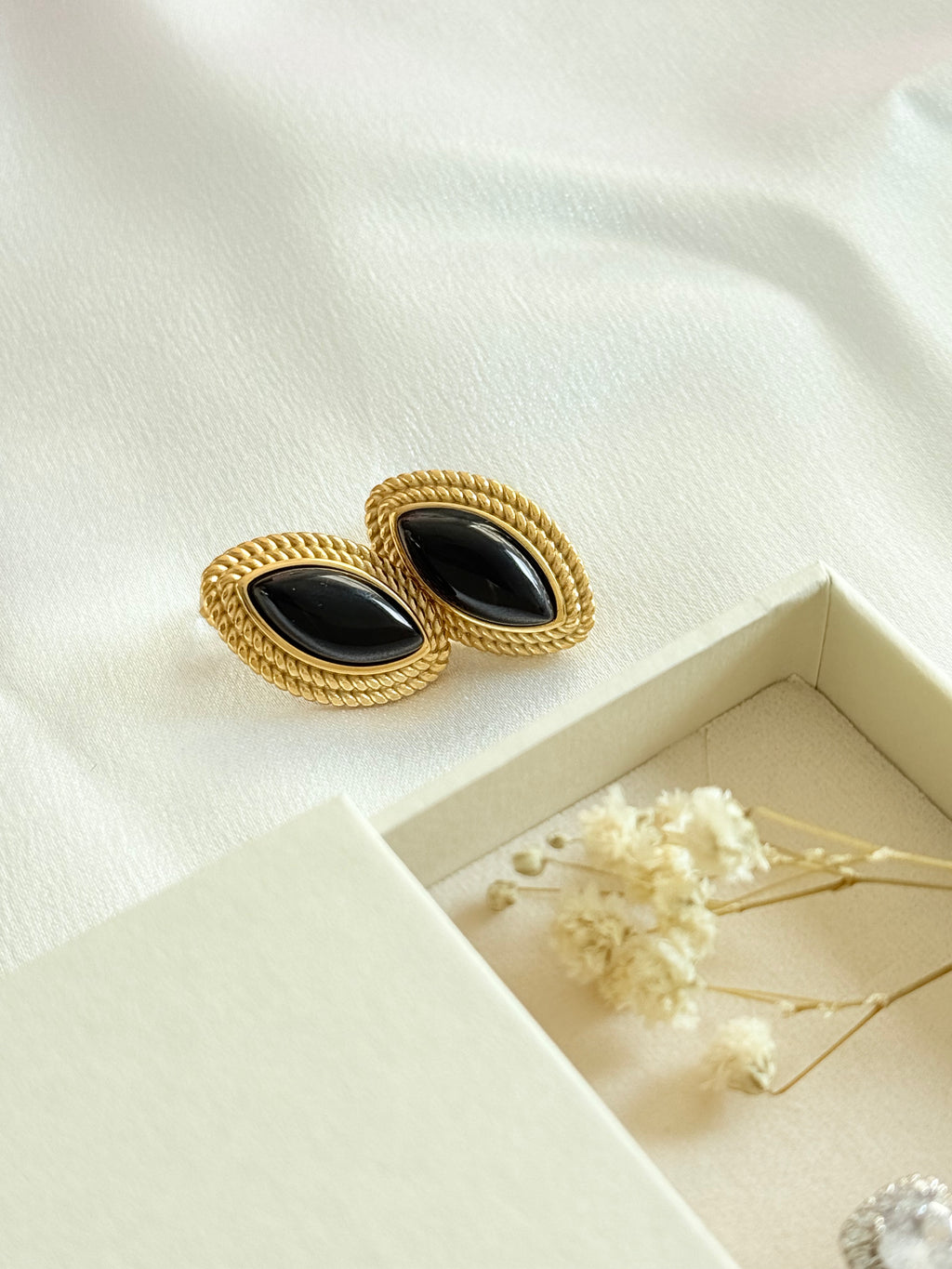 Marquise Earrings - Black