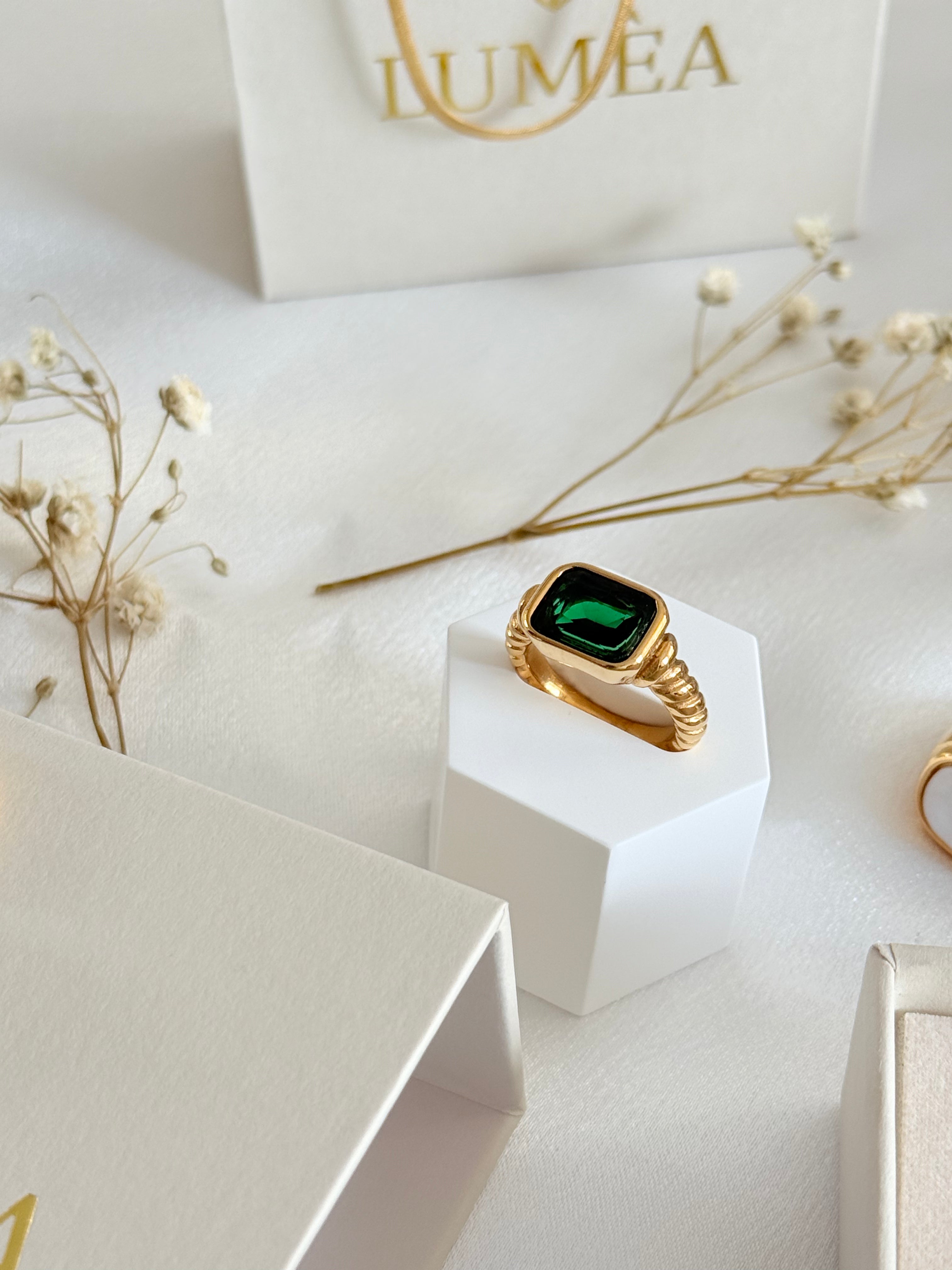 Luxe Green Ring - Gold