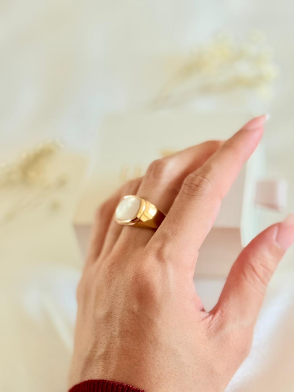 Opaline Ring - Gold