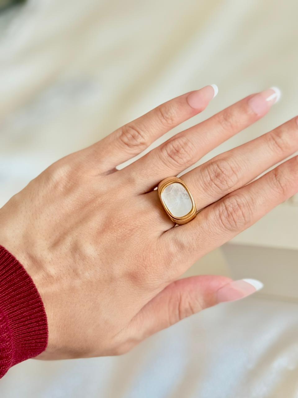 Opaline Ring - Gold