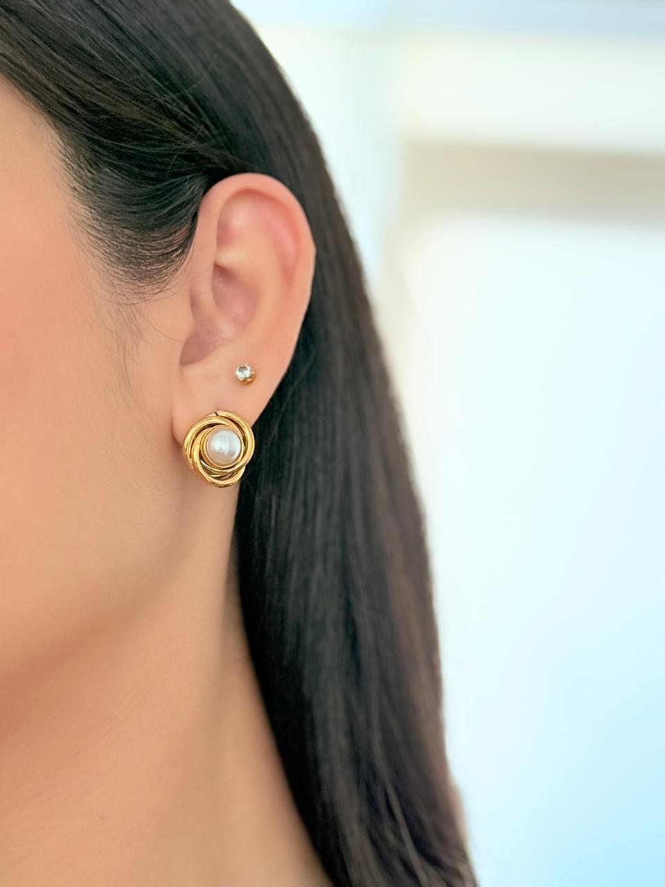 Love Knot Pearl Earrings - Gold